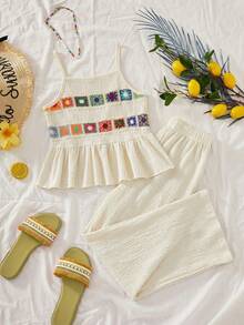 SHEIN Vintaside Kids Conjunto elegante de top de punto de tirantes sin mangas con textura y rayas y pantalones anchos de cintura relajada, atuendo de fiesta para niñas preadolescentes - Moda casual de resort, apropiado para vacaciones de verano, básicos con estilo - Caqui - Ver 3