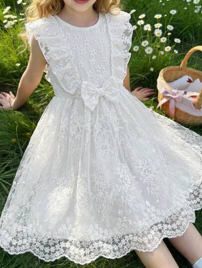 Souflis Souflis 少女夏季婚礼季新款白色连衣裙，白色提花面料，正面蝴蝶结装饰，拼接下摆白色刺绣网纱，收腰圆领无袖连衣裙，适合年轻女孩，优雅淑女气质，适合日常、上学、外出、度假、婚礼等场合。女孩优雅白色连衣裙，雪纺连衣裙，白色蕾丝连衣裙，花童连衣裙，女童连衣裙，蝴蝶结女童连衣裙，儿童白色蕾丝连衣裙，花童白色连衣裙，雪纺女童连衣裙，少女连衣裙，碎花连衣裙