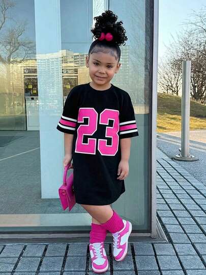 SHEIN 年轻女孩时尚街头圆领数字印花连衣裙，玫瑰红和黑色