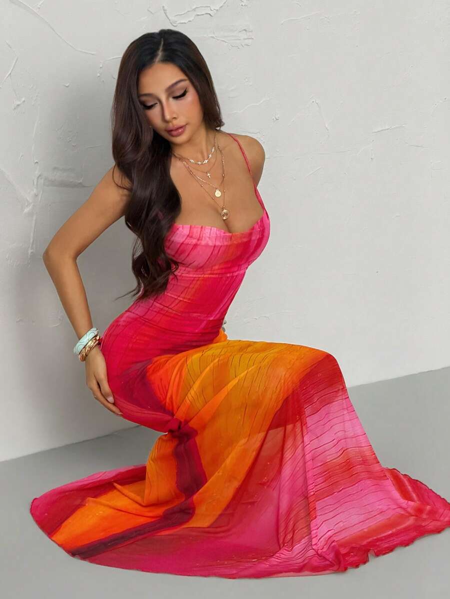 SHEIN PETITE Nouvelle arrivée Style vacances Robe maxi bohème multicolore à dos nu avec imprimé ombré arc-en-ciel romantique en maille - Rouge - Voir 1