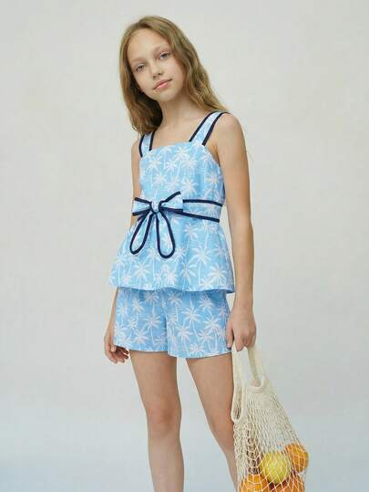 SHEIN Casuvi Kids 少女T恤套装，黑色背心套装，白色滚边，腰带设计，搭配短裤，简约通勤风，适合夏季穿着。