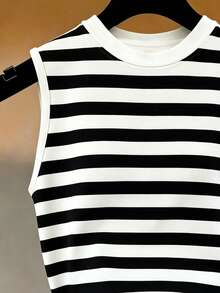 Áo tank top không tay cổ tròn kẻ sọc cỡ lớn dành cho nữ - Nhiều màu - Xem 3