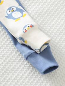 Cozy Pixies Bộ 4 món đồ chơi cho bé trai, họa tiết chim cánh cụt hoạt hình, chất liệu mềm mại, cổ tròn, tay ngắn và quần bó sát eo chun. - Xanh và trắng - Xem 6
