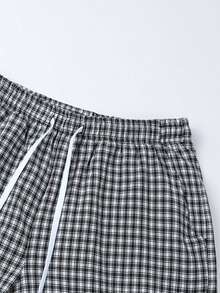 VIVINTIMO Men's Casual Drawstring Plaid Summer Versatile Sports Shorts, Holiday - Black and White - View 3