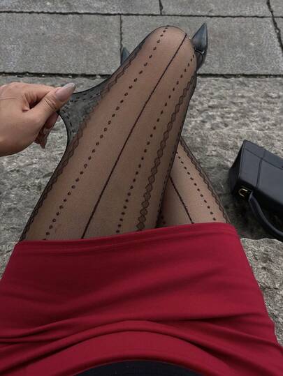 Joudiya 透视条纹蕾丝拼接紧身打底裤，适合春夏穿着，也适合音乐节、情人节、婚礼等场合。