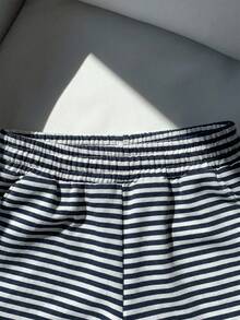 SHEIN EZwear 女士休闲度假蓝色条纹中腰宽松短裤，飘逸短裤，返校必备，适合日常通勤、约会、聚会、秋冬夏季、圣诞节、新年、感恩节、派对、婚礼、海滩、毕业典礼等场合。时尚、优雅、休闲、外出、约会、预订、通勤、闪亮、情人节、优雅、度假、休闲、Y2K、外出、毕业典礼等。 - 彩色 - 查看 4