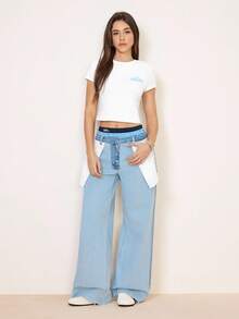 SHEIN X The Smurfs Camiseta Feminina Curta de Manga Curta com Gola Redonda e Estilo Fofo - Branco - Visão 4