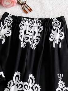 Sparklyn Đây là một bộ đồ hai mảnh dành cho bé gái. Bộ đồ gồm một áo ba lỗ tay ngắn không cổ có họa tiết in, và một quần ống rộng dáng suông. Bộ đồ này rất phù hợp cho bé gái mặc thường ngày hoặc trong những kỳ nghỉ hè. - màu đen - Xem 5