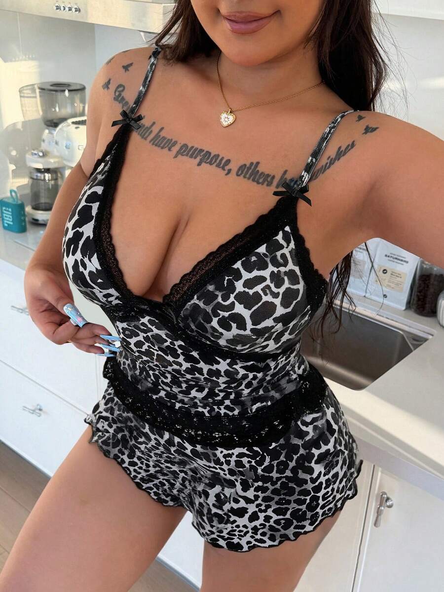 ZzzCrew Sexy Leopard Print Comfortable Lace Trim Bow Camisole & Shorts Sleepwear Set, Plus Size - Black - View 1