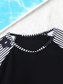 SHEIN Baddräktsset med raglanärm och fjärilstryck för tweenflickor - Svart och Vitt - Visa 4