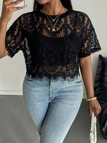 SHEIN PETITE CURVE CURVE 大尺碼女款黑色夏季優雅夜店上衣，花卉刺繡荷葉邊小巧設計，高腰度假風 - 黑色 - 查看 3