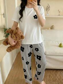 SHEIN 两件套女童休闲白色碎花短袖上衣和竖条纹碎花裤套装，舒适百搭，居家或户外穿着皆宜。 - 白色 - 查看 4