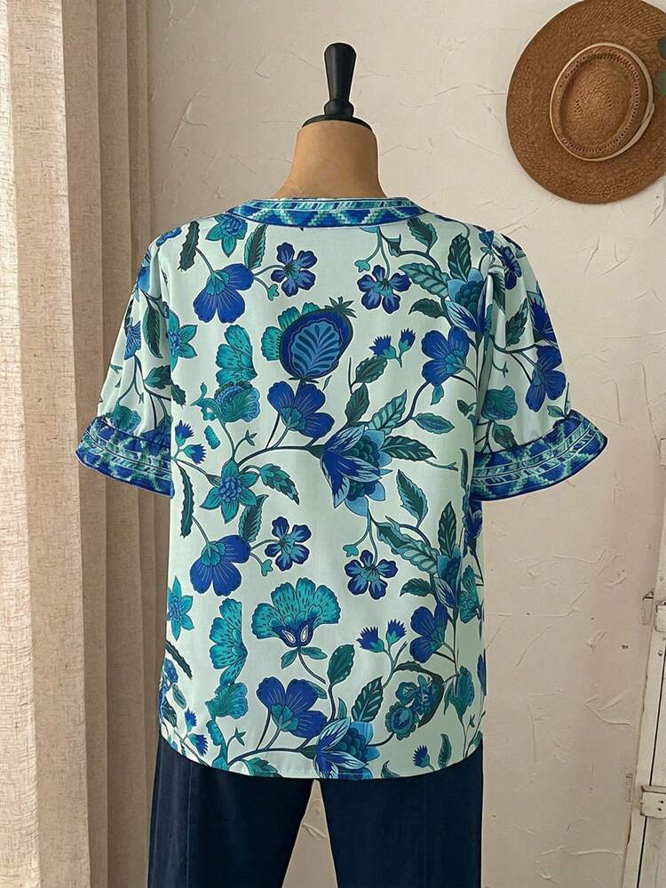 Plus Size Women V-Neck Floral Print Casual Versatile Daily Wear Shirt Summer Summer Outfits Spring Clothing Spring Outfit Festival Outfits For Women Beach Outfit For Women Vacation Outfits Women Holiday Outfits For Women Summer Holiday Outfits Country Concert Outfit Women's Country Clothing