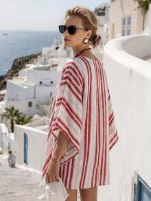 SHEIN Holidaya Holidaya 时尚女装店 2026 春夏度假沙滩派对休闲印花条纹宽松前短后长蝙蝠袖优雅上衣和短裤两件套 - 彩色 - 查看 2