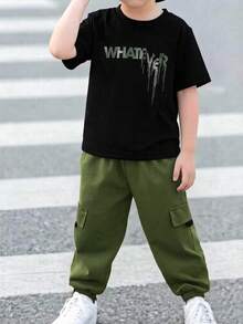 軍綠色