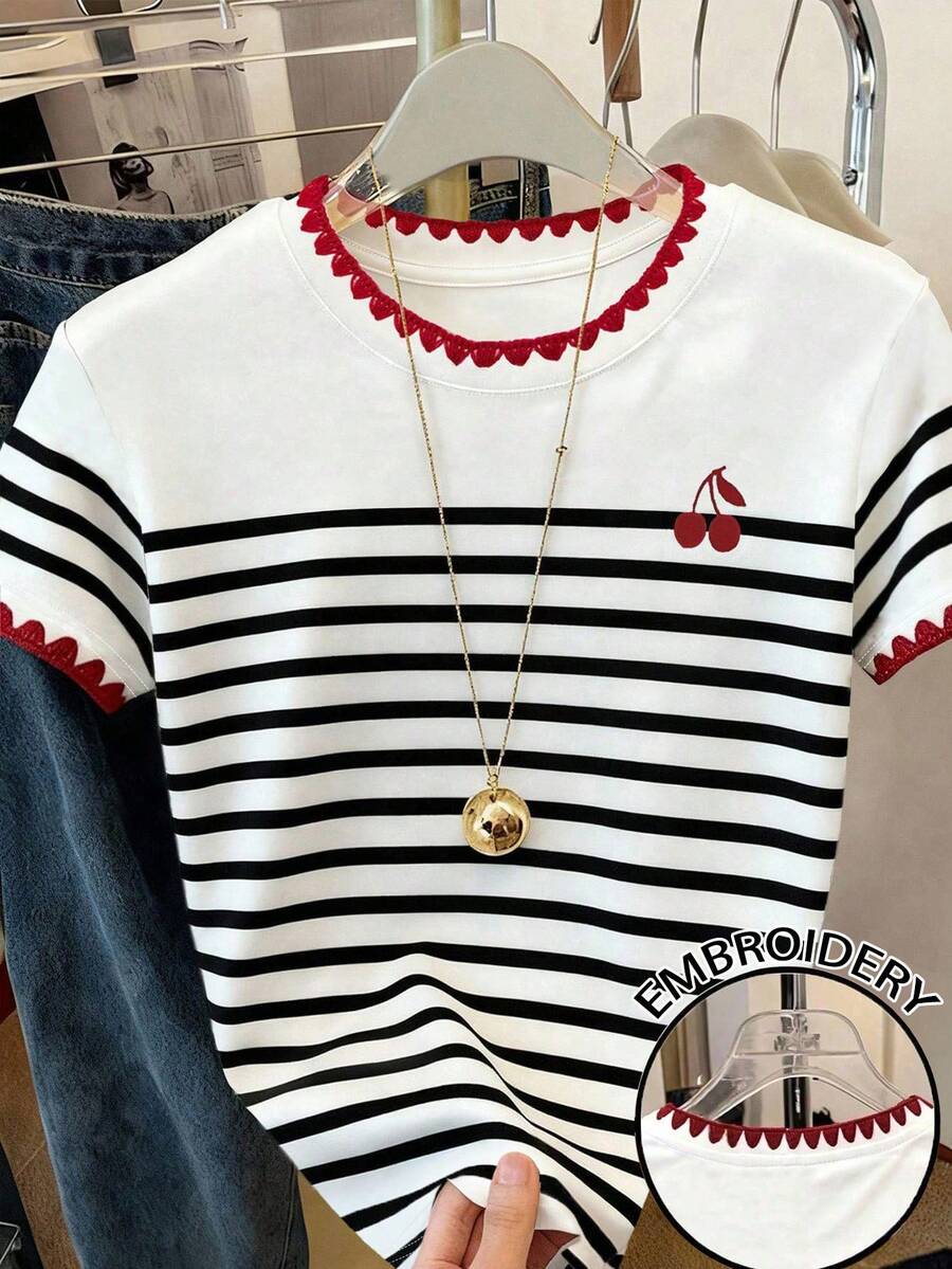 Camiseta gráfica para niñas, nuevo diseño de verano, a rayas en negro y blanco con patrón de cerezas rojas, bordado dentado, camiseta de manga corta informal para niñas preadolescentes - Multicolor - Ver 1