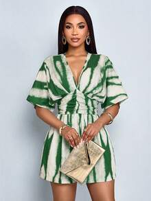 SOLERSUN Bộ jumpsuit nữ in hoa, cổ chữ V sâu, tay cánh dơi, eo nhún bèo. - xanh quân đội - Xem 3