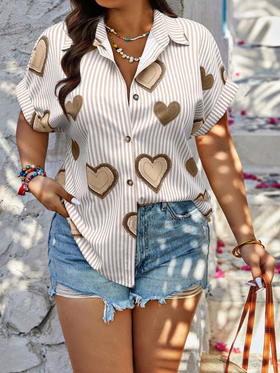 SHEIN LUNE Plus Size Slumpmässigt Mönstrad Kortärmad T-shirt, Alla hjärtans dag - Multifärgad - Visa 1
