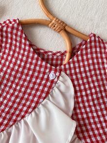 Cozy Pixies Bộ đồ 2 món cho bé gái: áo vest và quần dệt kẻ caro phối trắng với viền hoa. - Đỏ và trắng - Xem 2