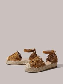 Styleloop Ladies Flat Bottom Round Toe Electric Embroidery Flower Hemp Rope Beach Leisure Holiday Sandals Summer Shoes - Brown - View 2