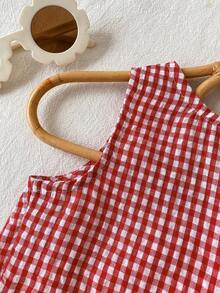 Cozy Pixies Bộ đồ 2 món cho bé gái: áo vest và quần dệt kẻ caro phối trắng với viền hoa. - Đỏ và trắng - Xem 3