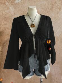 Soleia Ropa de vuelta al colegio y vacaciones para mujer talla grande, blusa de manga larga con cuello en V, textura blanca y volantes en el bajo - Negro - Ver 5
