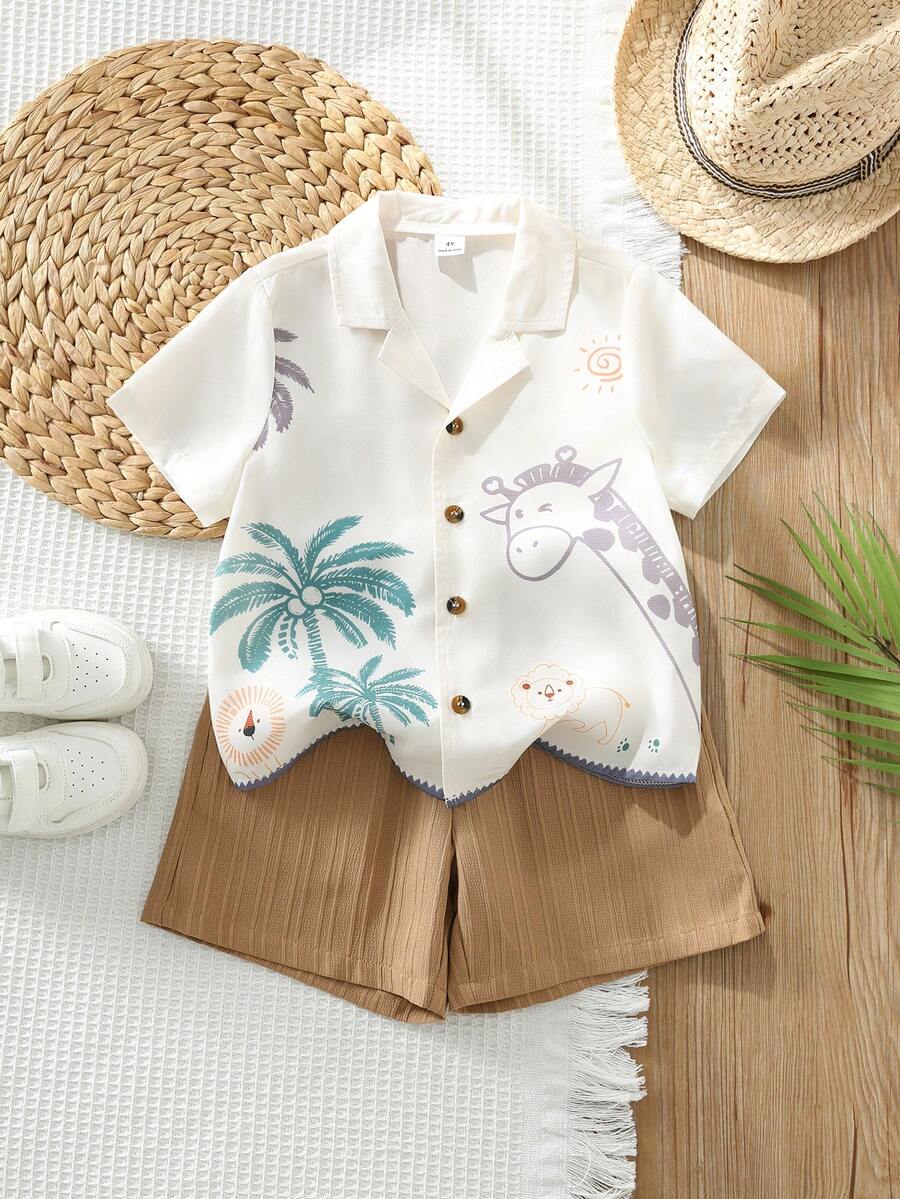 SHEIN Bộ quần áo trẻ em trai gồm áo sơ mi ngắn tay cổ Hawaii và quần short in hình cây cỏ và động vật dễ thương, thích hợp mặc hàng ngày vào mùa xuân/hè, chơi thể thao, đi chơi, đến trường, dự tiệc, nghỉ lễ, chụp ảnh, đi học, đi nghỉ mát, đi biển. - Màu be - Xem 1
