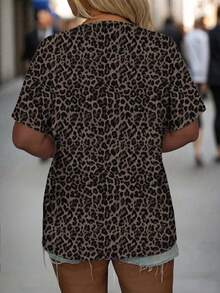 EMERY ROSE Plus-Size Women's Leopard Print V-Neck Short-Sleeved Casual T-Shirt, Best-Selling Style. - Multicolor - View 2