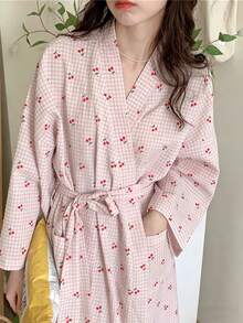 1 Áo choàng kimono dài tay mỏng nhẹ in họa tiết kẻ caro anh đào xanh dương dành cho nữ – Trang phục mặc nhà tối giản dễ thương cho mùa xuân thu, áo choàng tắm mềm mại để chăm sóc bản thân, thư giãn, mặc ngủ và mặc hàng ngày. - Quả anh đào nhỏ màu hồng - Xem 3