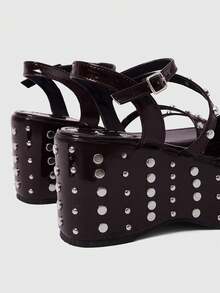 ROMWE Grunge Punk Giày sandal đế cao, gót đính kim tuyến, khóa cài nhọn dành cho nữ. - Màu Đỏ Sâu - Xem 4