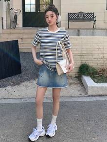 DAZY 女款休閒條紋圓領短袖T恤，夏季圖案印花上衣 - 藍色 - 查看 4