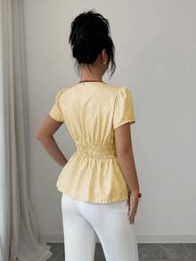SHEIN Elenzya 优雅夏季度假蓝色条纹深V领性感镂空女式衬衫 - 黃色 - 查看 2