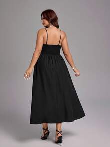 Viva Relle Vestido largo de tirantes con pliegues en estilo minimalista elegante de color negro sólido para mujer de talla grande - Negro - Ver 2