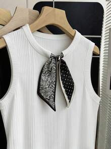 Everyssa 女士夏季新款休闲简约圆领无袖背心，基础款设计，饰以佩斯利印花和波点元素，展现法式优雅，短款剪裁，可搭配连衣裙或裤装，罗纹饰边，撞色蝴蝶结领针织衫，白色圆领背心，女士夏季穿搭，夏季上衣 - 白色 - 查看 5