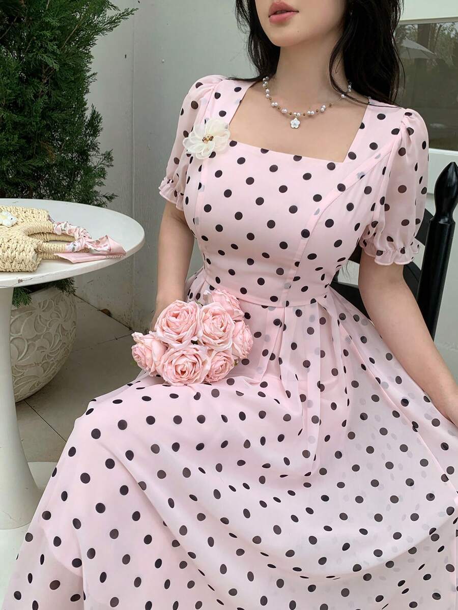 Modelyn 粉色波点收腰喇叭连衣裙,饰有3D立体花卉图案,女款 - 粉色 - 查看 1