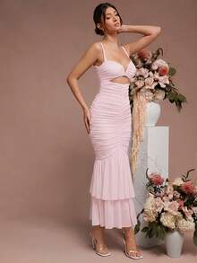 L'Amorae Vestido con detalles de corte y volantes con bajo de cola de sirena con estampado floral - Rosa Pálido - Ver 3