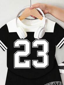 SHEIN Playful Pals 一套幼儿男童休闲运动风黑白拼接布鲁克林23印花圆领短袖T恤和黑色短裤运动休闲套装，夏季 - 彩色 - 查看 4