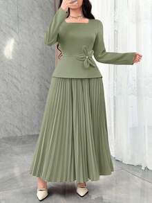 Feyla Women's Solid Color Square Neck Raglan Sleeve Waist Pleated Floral Decor Dress - Green - View 4