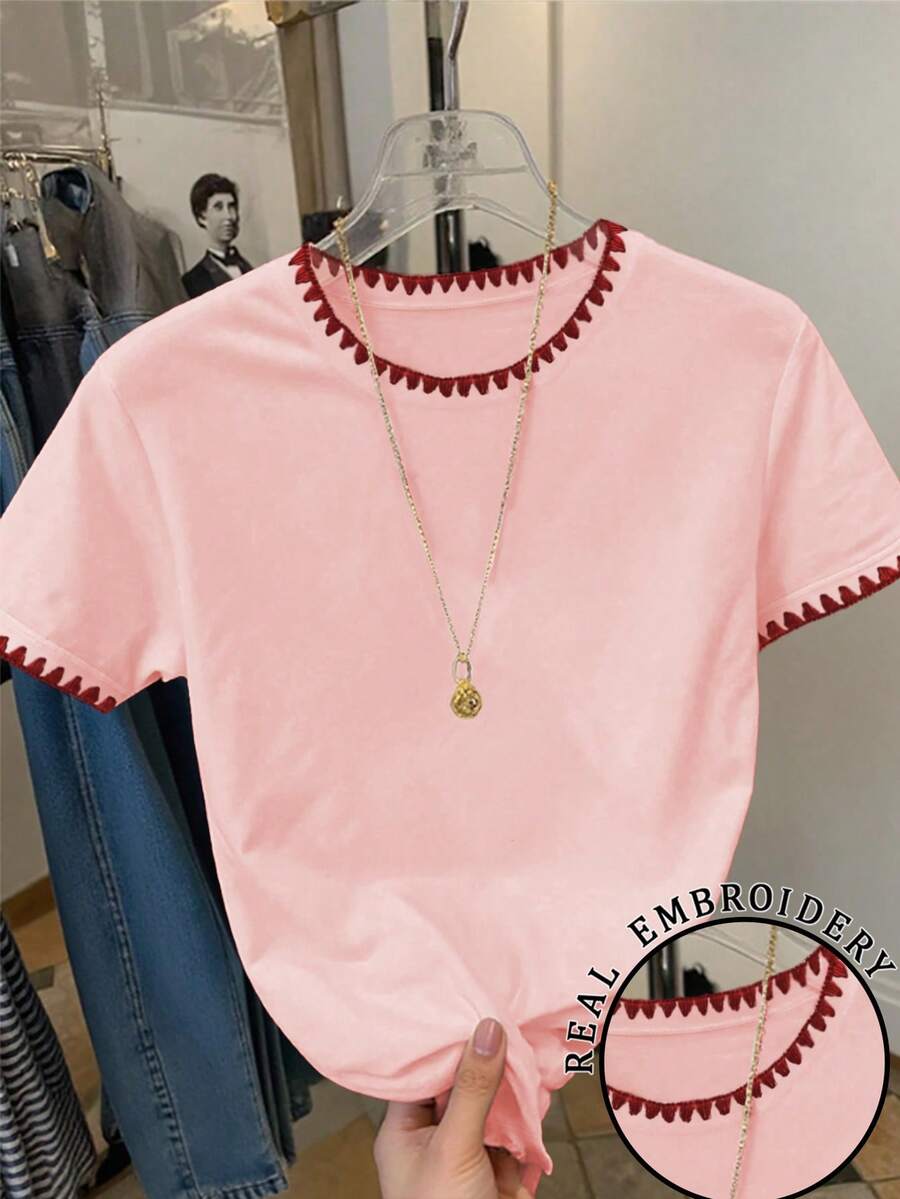 SHEIN Áo thun ngắn tay nữ kiểu dáng thường ngày, phối màu tương phản, thêu họa tiết, thích hợp cho mùa hè. - Hồng - Xem 1