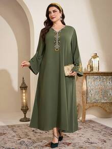 Al Najma Váy dài tay cổ chữ V thêu hoa phong cách Ả Rập cỡ lớn cho nữ - Màu xanh Ô liu - Xem 5
