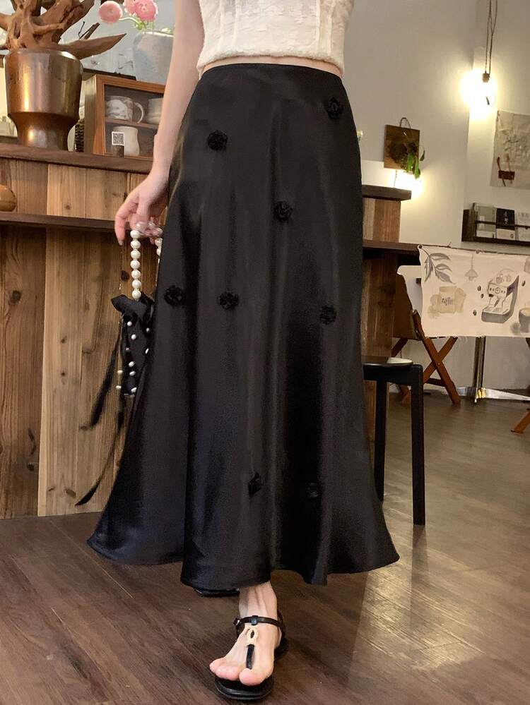 Women's Black Korean Style Floral Satin Skirt