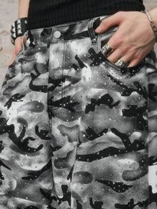 ROMWE MEN Street Life Men's Camouflage Rhinestone Embellished Irregular Denim Shorts - Multicolor - View 2