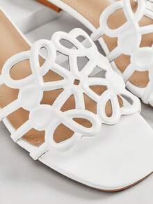 SHUZIA Sandal đế bằng nữ thanh lịch với họa tiết hoa khoét hở. - trắng - Xem 7