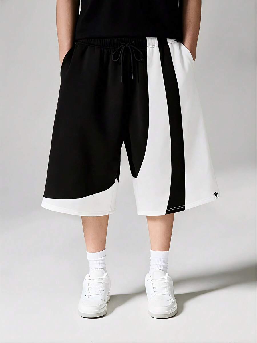 SUMWON 撞色篮球短裤侧边拼接设计运动风休闲夏季服饰 - 黑與白 - 查看 1