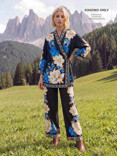CAJUNI Kimono estilo envolvente bohemio negro con estampado floral.