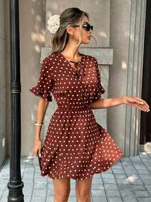Vestido corto de mujer primavera/verano estilo francés elegante con cordones, escote en V, manga corta, cintura ceñida, bajo con volantes y estampado de lunares - Óxido marrón 2 - Ver 5