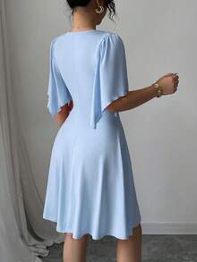 SHEIN Elenzya Đầm ngắn thanh lịch cổ chữ V, xếp ly ngực, tay bồng, eo thắt, tôn dáng và giúp thon gọn cho phái nữ. - Màu xanh lam - Xem 2
