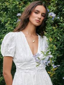 Rafferiza Vestido de verano/primavera elegante francés para vacaciones, salidas y citas. Vestido de línea A con mangas de pétalos, cintura ceñida y bordado blanco jacquard - Blanco - Ver 6