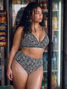 Swim Mod 2026 New V-Neck Double Strap Ruffled Hem Plus Size Swimwear Set For Women, Spring/Summer - Black - View 4