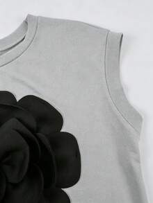 SHEIN Franclia Bộ đồ 2 món mùa hè dành cho nữ: Áo tay ngắn dáng rộng họa tiết hoa 3D màu trắng và chân váy dài suông màu trắng, phong cách tối giản, thoải mái đi làm. - Xám - Xem 3